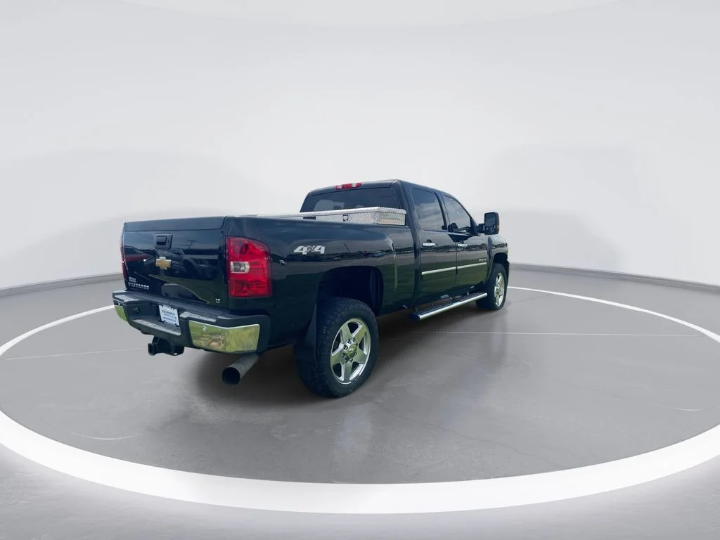 Used 2014 Black Chevrolet LT image 8