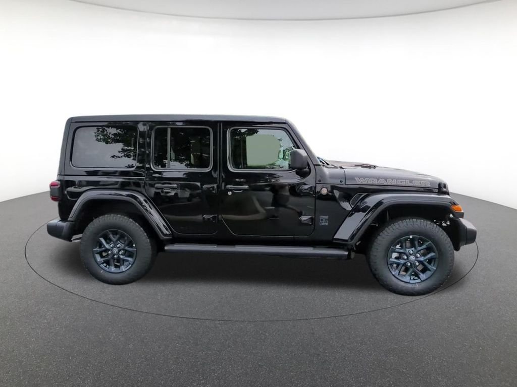 New 2026 Black Clear-Coat Exterior Paint Jeep 85th Anniversary Edition image 4