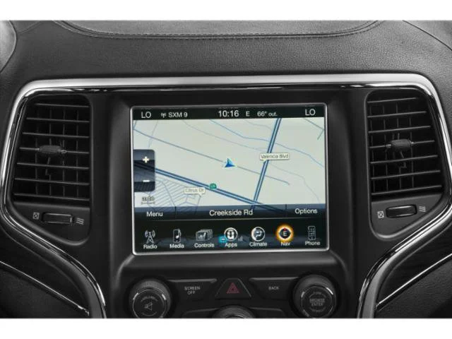 Used 2015 Billet Silver Metallic Clearcoat Jeep Overland image 20