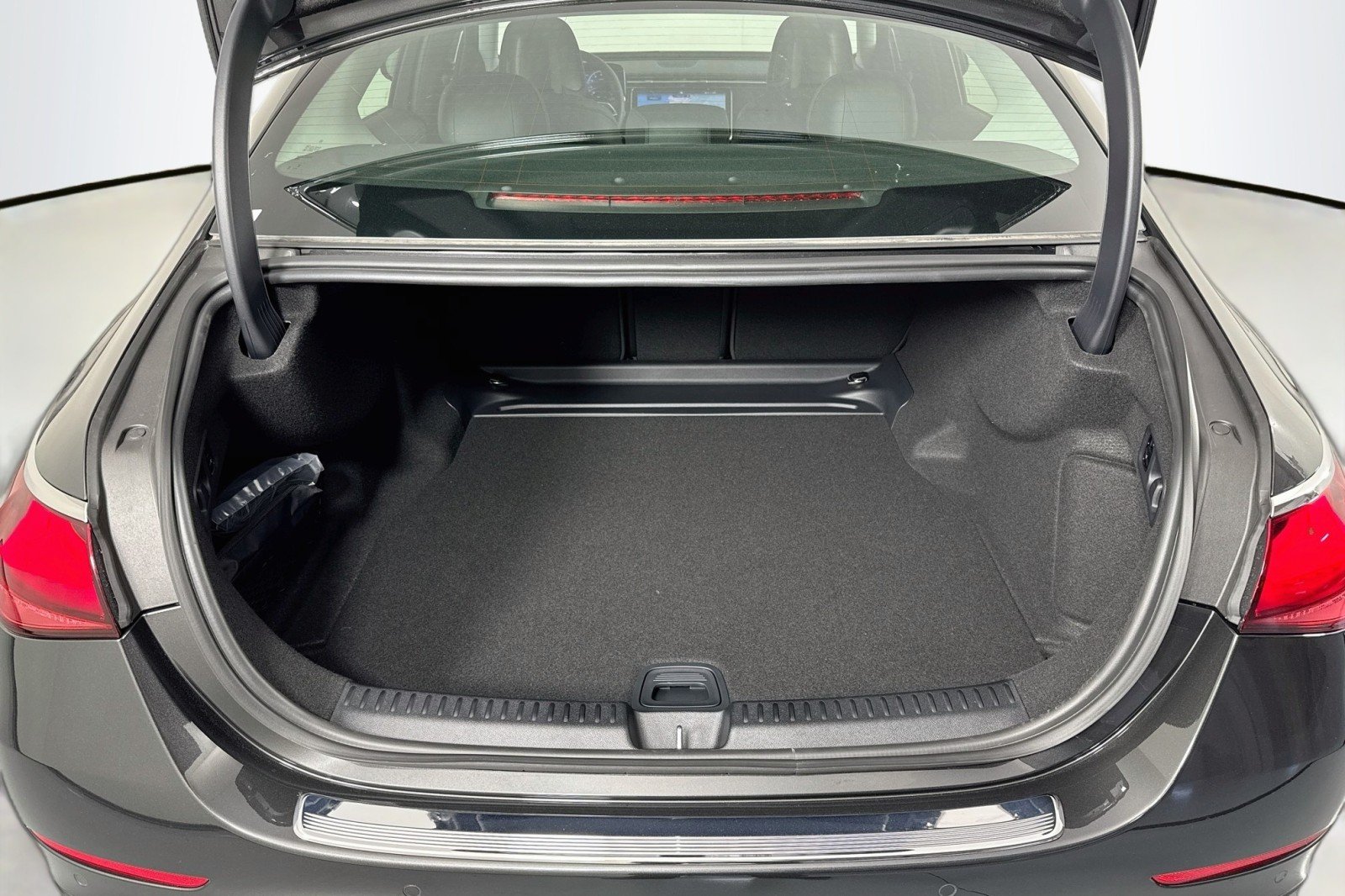New 2026 Graphite Grey Metallic Mercedes-Benz E 350 RWD Sedan image 22