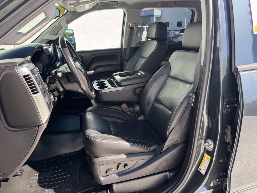 Used 2018 Gray Chevrolet LT image 21