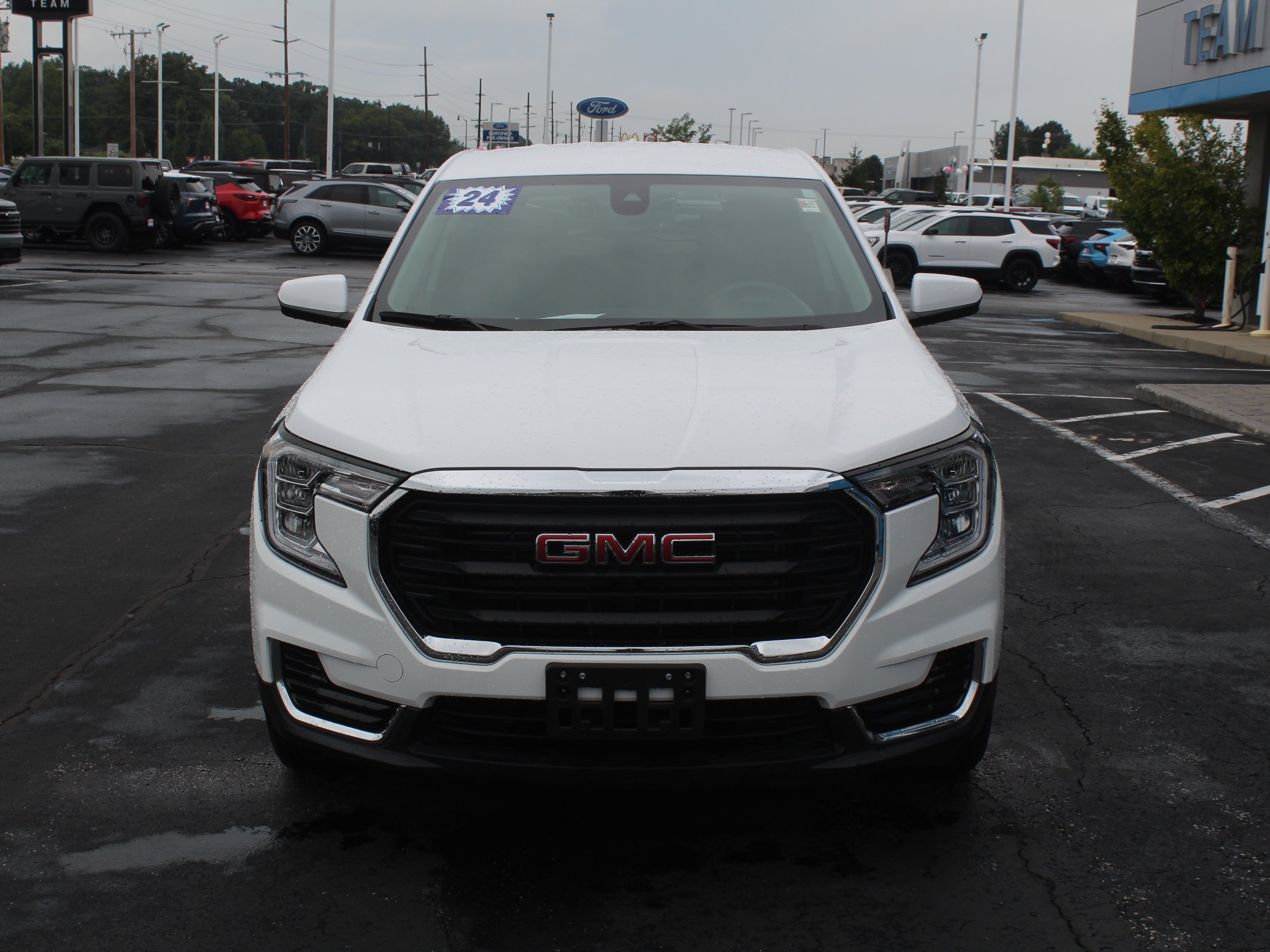 2024 GMC Terrain SLE - Photo 10