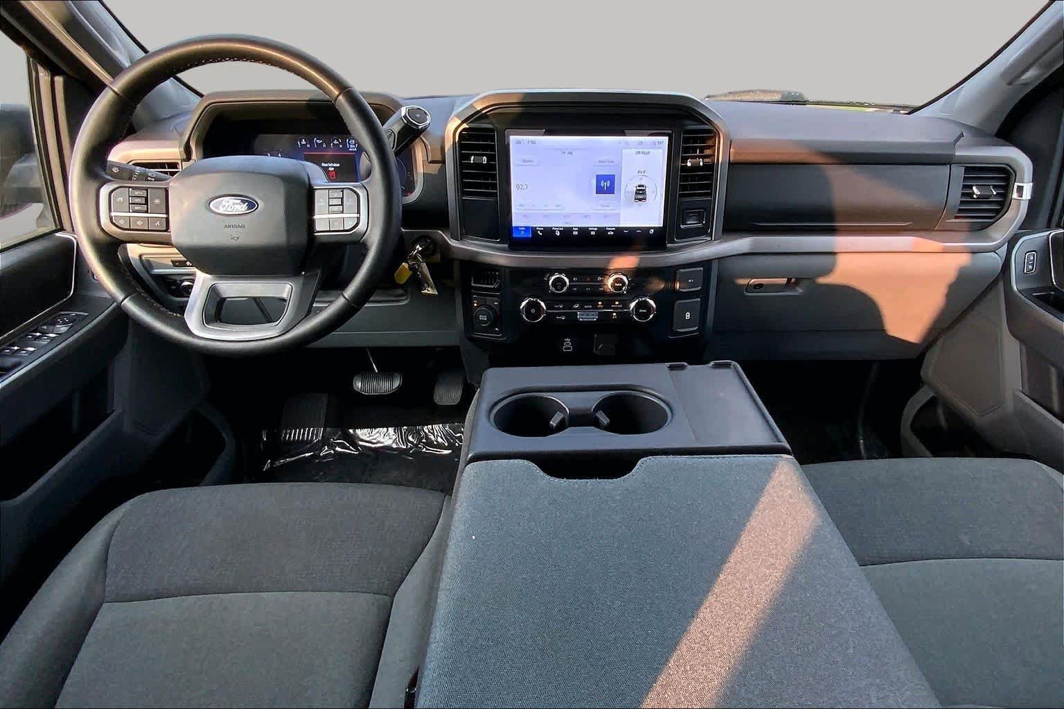 Used 2025 Atlas Blue Metallic Ford XLT image 15