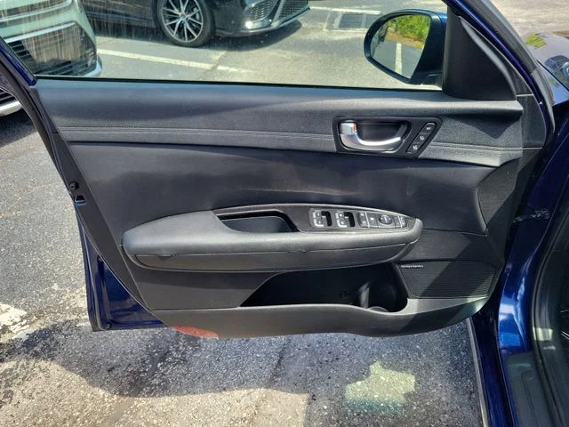 Used 2019 Blue Kia SX image 8