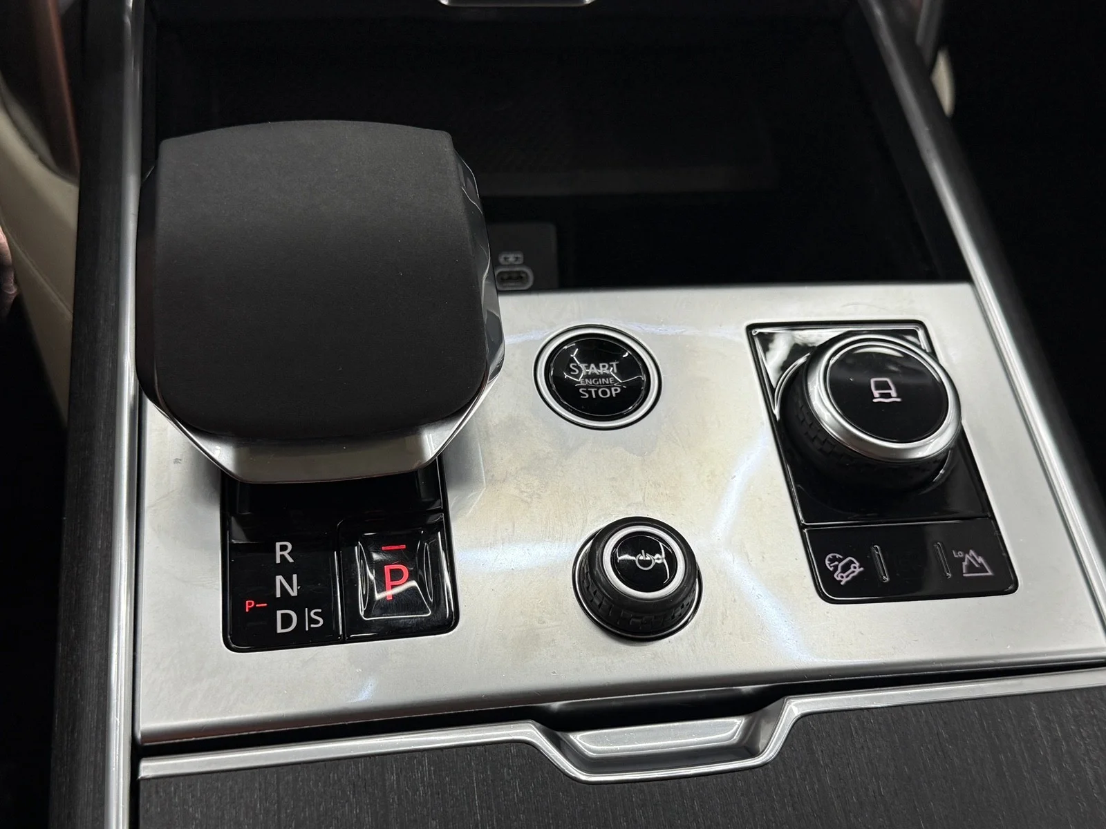 2022 Land Rover New Range Rover SE - Photo 29