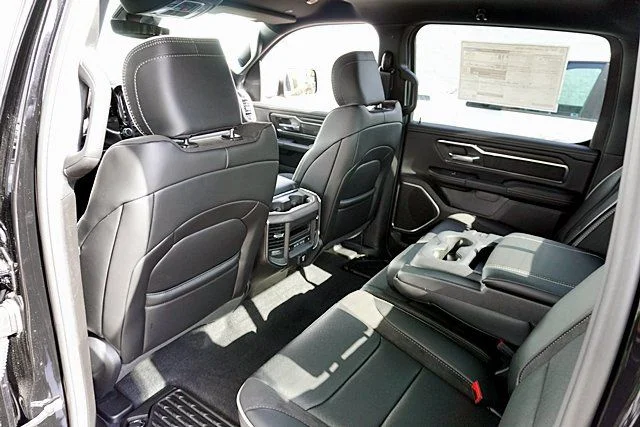 New 2026 Diamond Black Crystal Pearl-Coat Exterior Paint RAM Laramie image 23