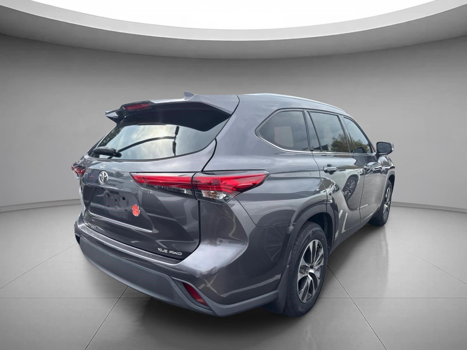 Used 2021 Magnetic Gray Metallic Toyota XLE image 15