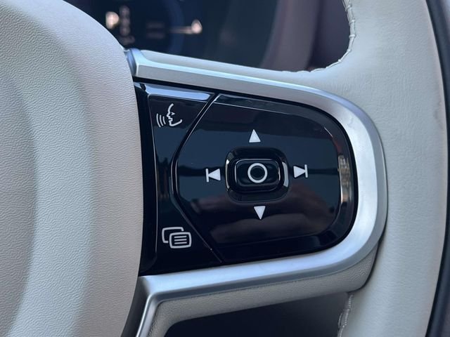 2025 Volvo XC60 Plus - Photo 22