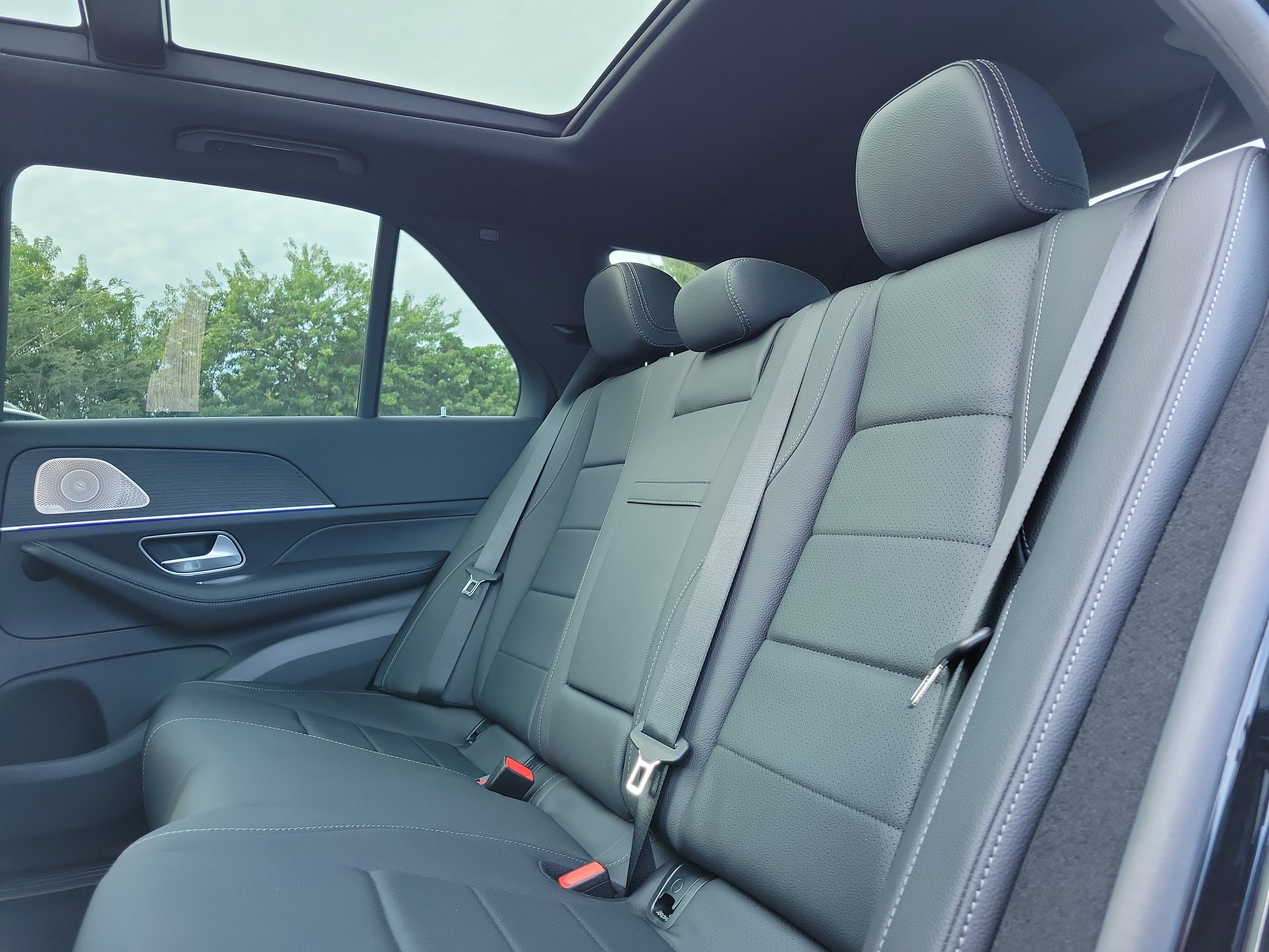New 2026 Obsidian Black Metallic Mercedes-Benz GLE 350 image 45