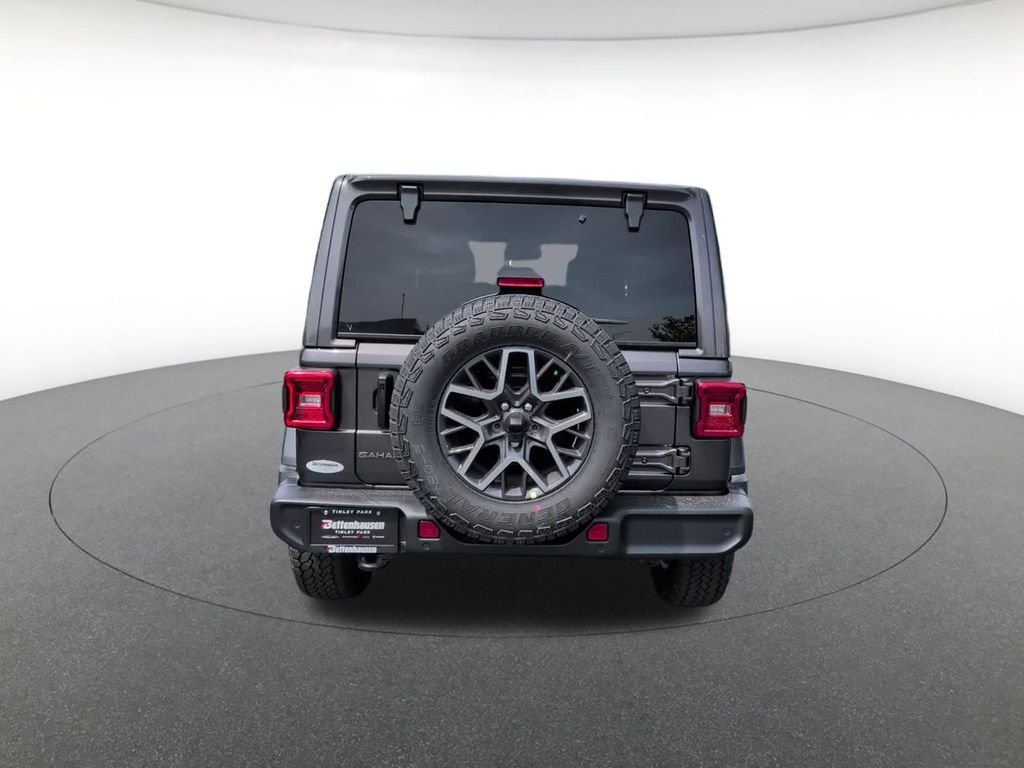 New 2026 Granite Crystal Metallic Clear-Coat Exterior Paint Jeep Sahara image 9