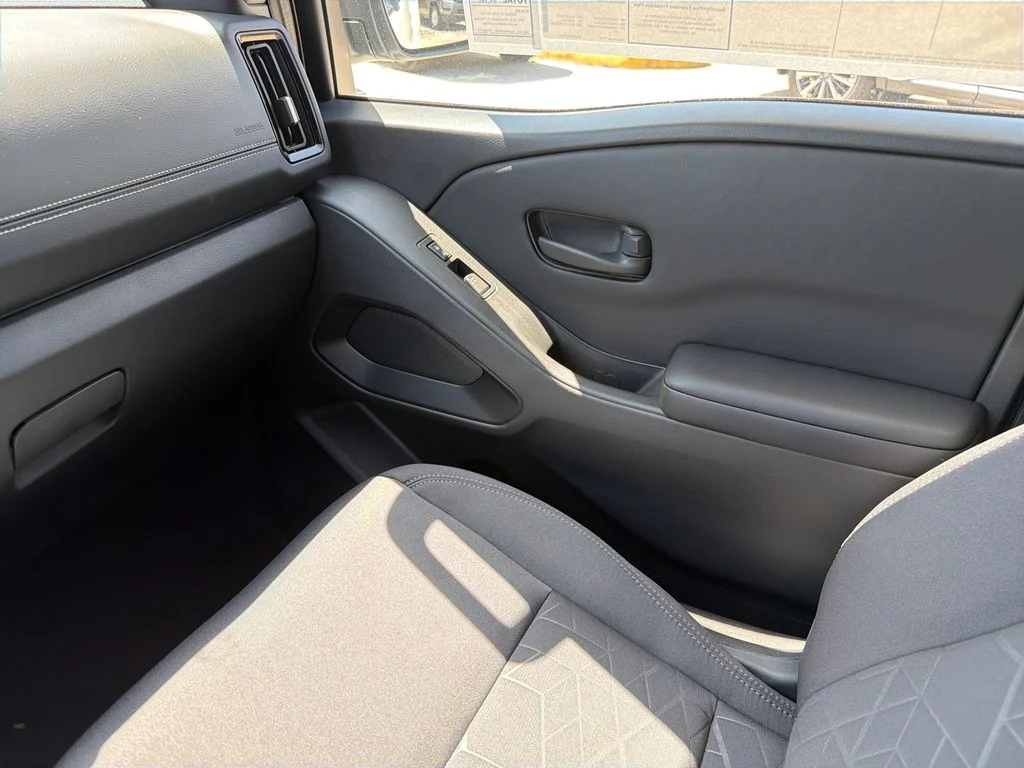 New 2026 Glacier White Nissan Crew Cab SV image 28