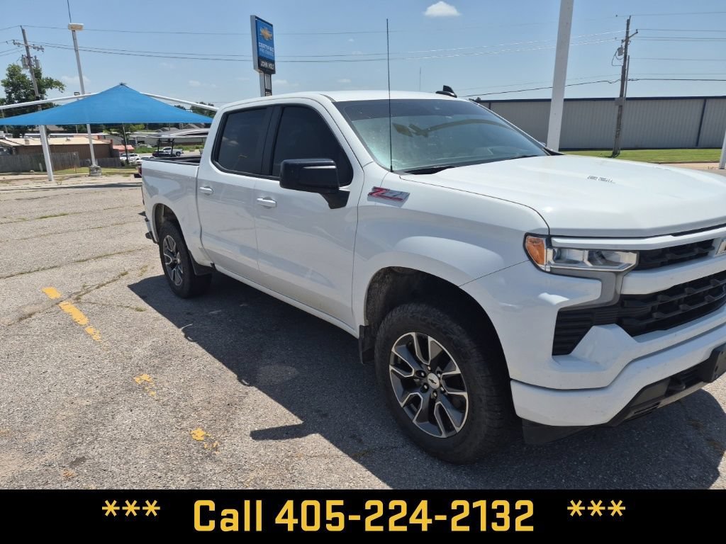 Used 2024 Summit White Chevrolet RST image 15