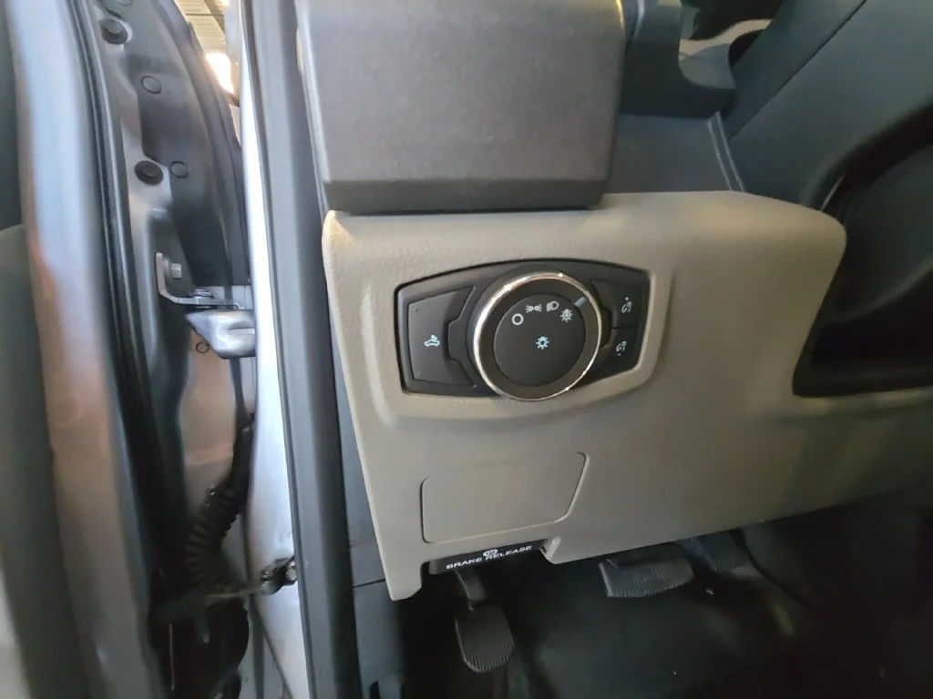 Used 2022 Silver Ford XL image 32