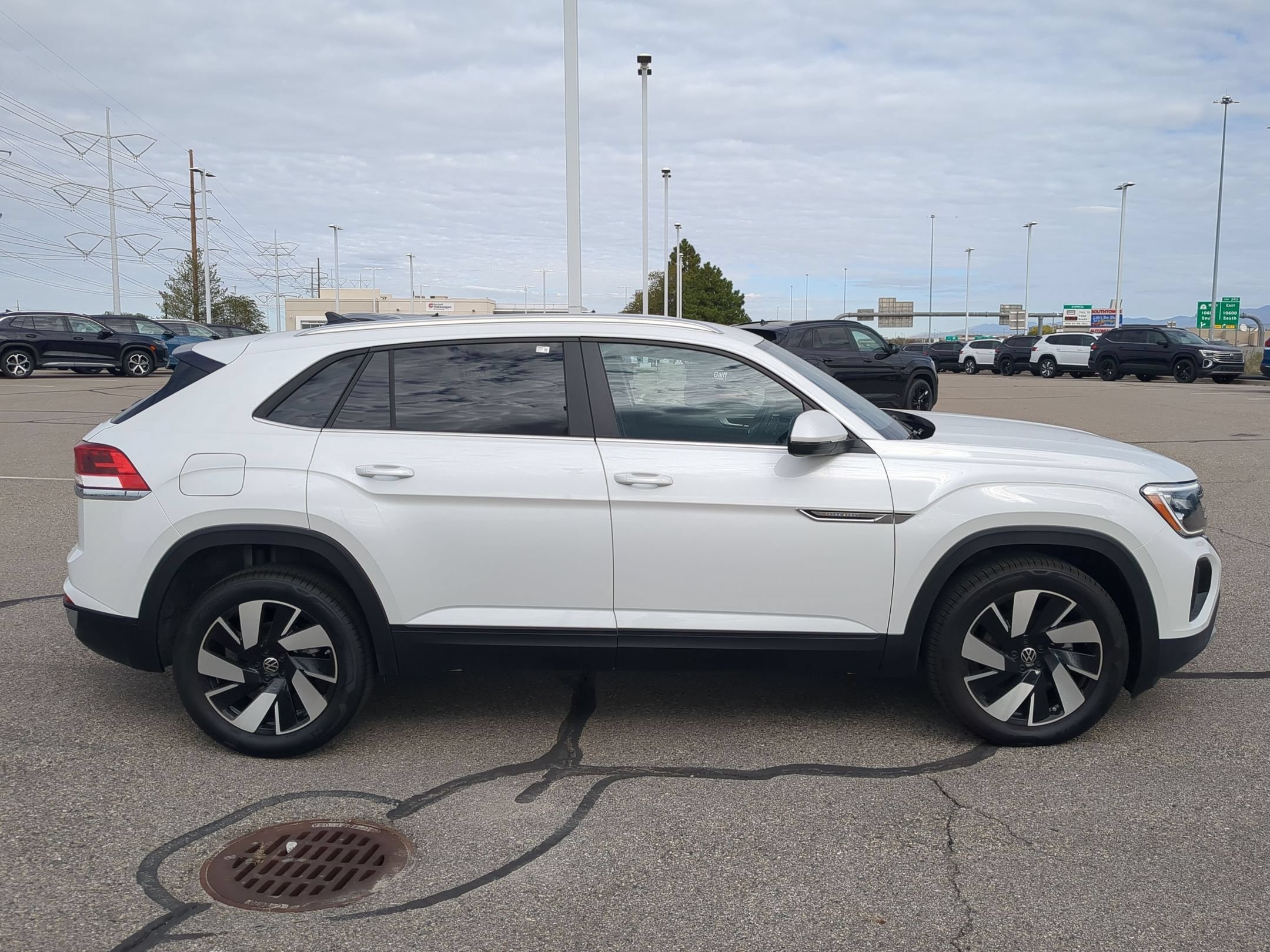 New 2026 Opal White Pearl Volkswagen 2.0T SE w/Technology image 2