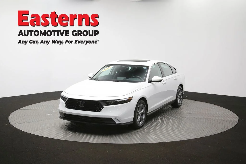 Used 2023 White Honda EX image 57