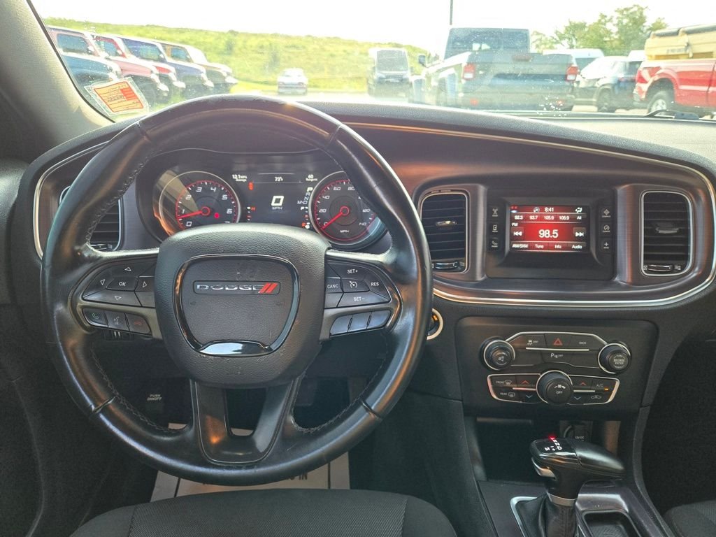 Used 2016 Gray Dodge SE image 17