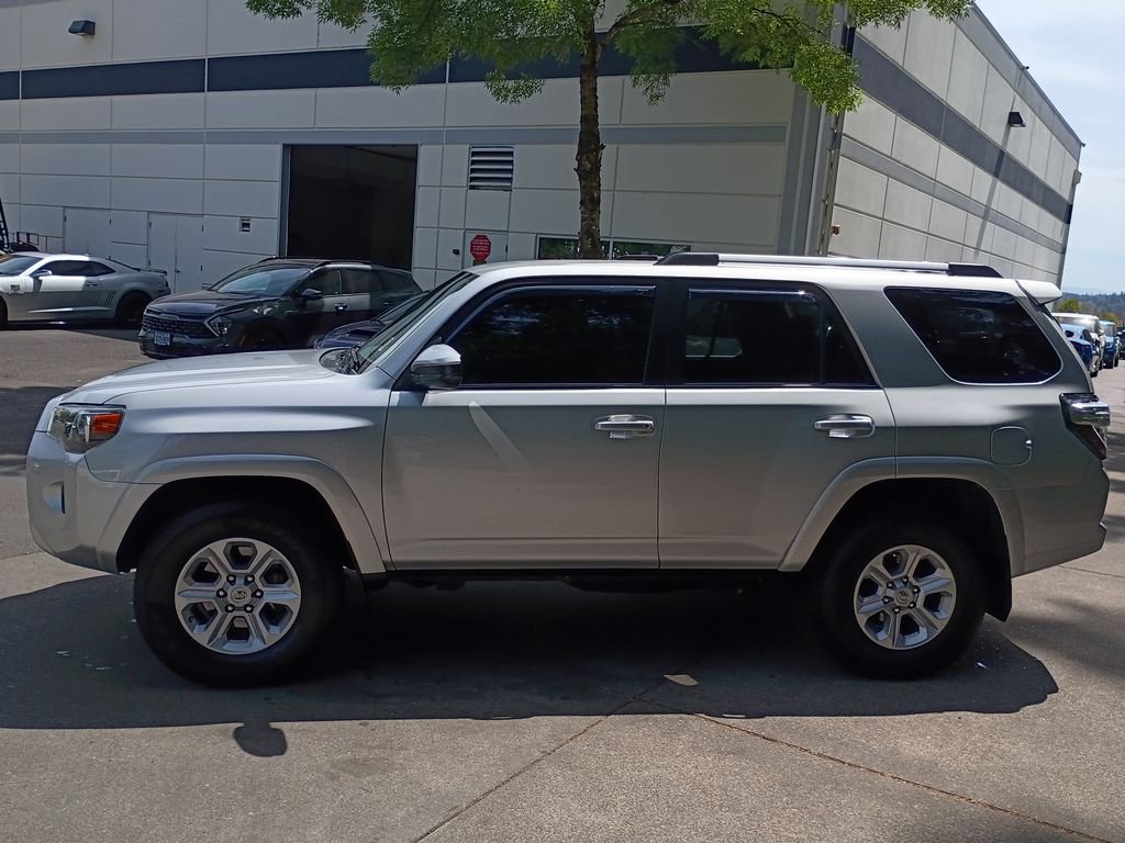 Used 2021 Classic Silver Metallic Toyota SR5 image 7