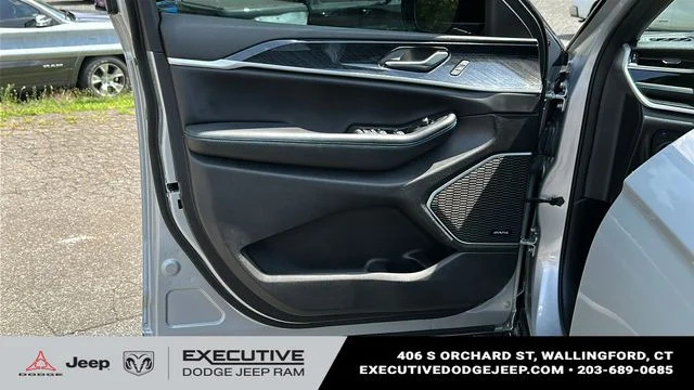Used 2023 Silver Jeep Trailhawk 4xe image 10