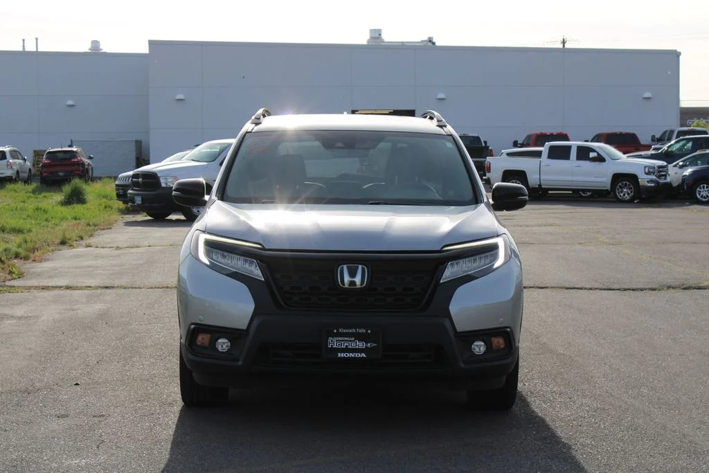 Used 2020 Lunar Silver Metallic Honda Touring image 9