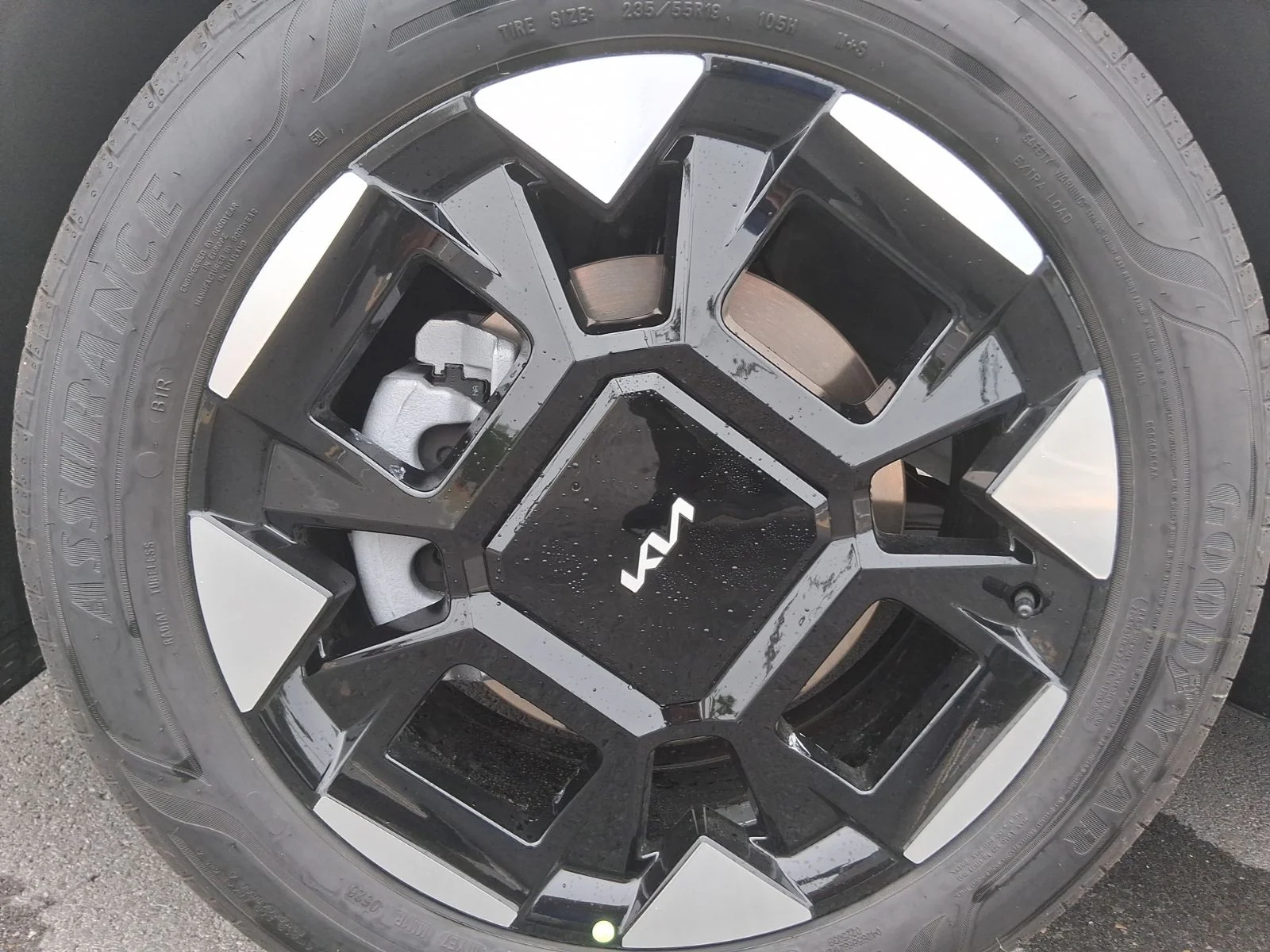 New 2026 White Kia EX image 25