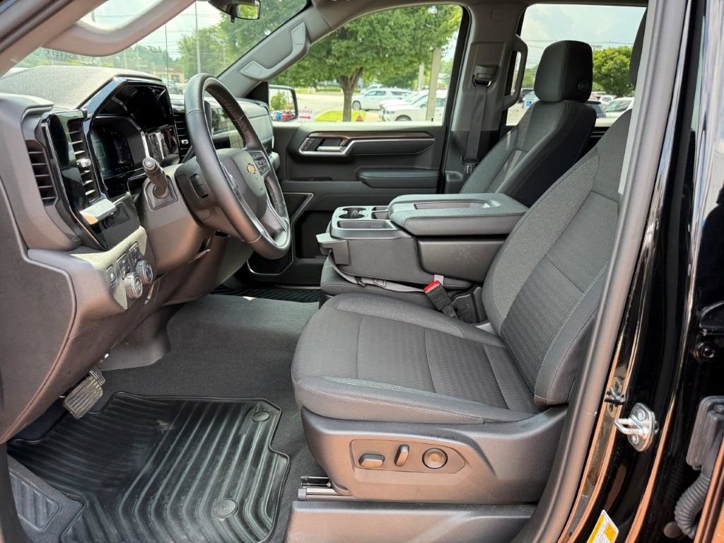 Used 2026 Black Chevrolet LT image 13