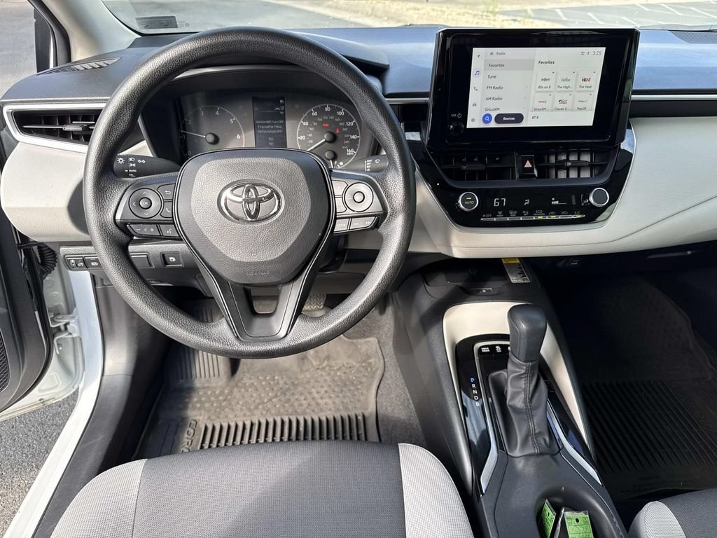 Used 2025  Toyota Hybrid LE image 10