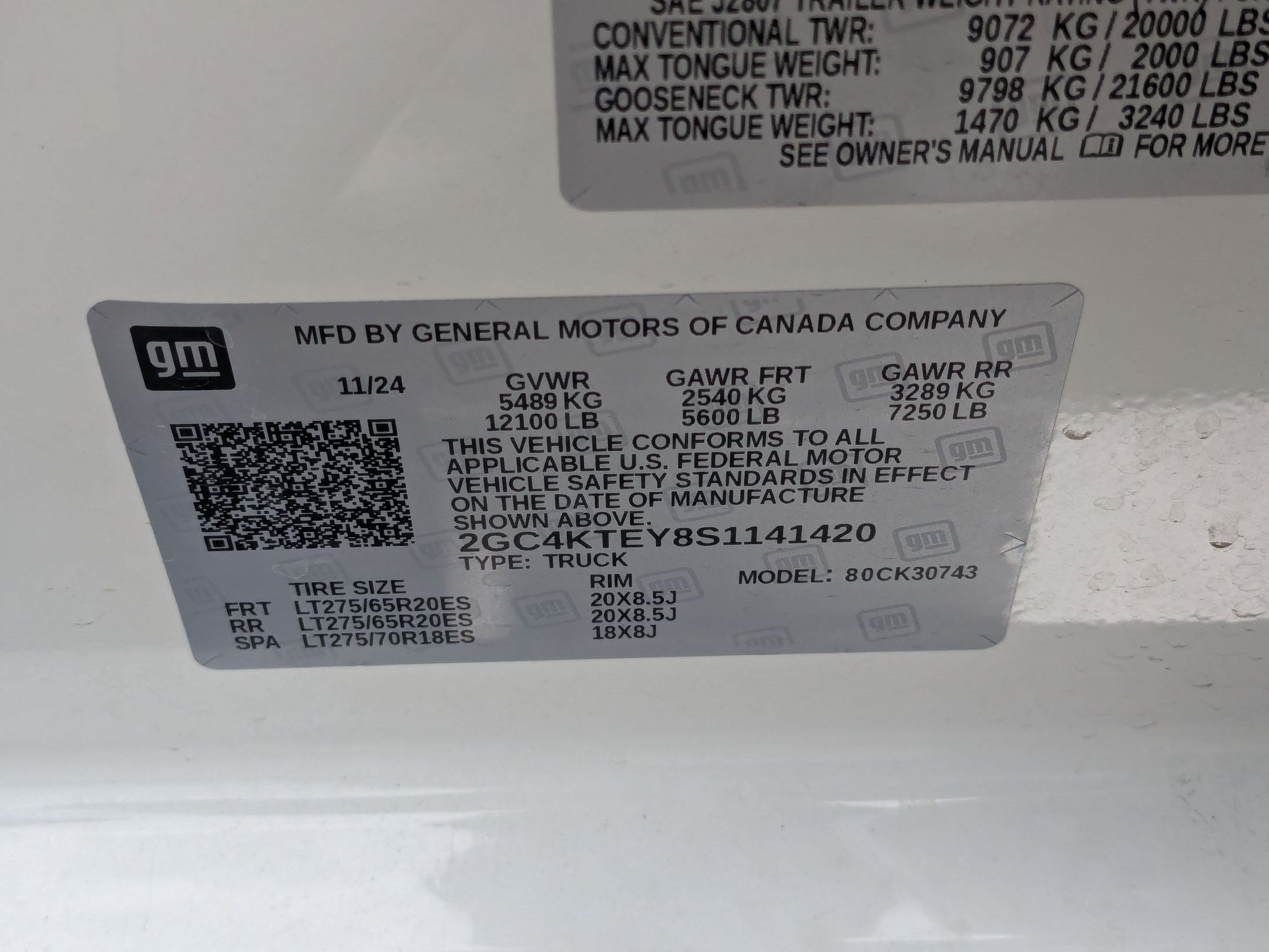 Used 2025 Summit White Chevrolet LT image 32