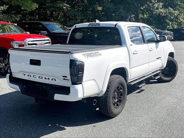 Used 2022 White Toyota SR5 image 3