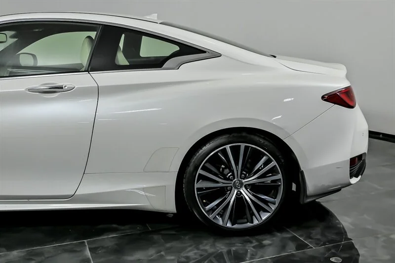 Used 2018 Pure White INFINITI 2.0T Luxe image 7