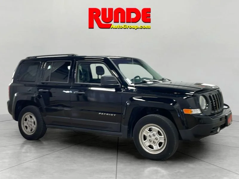 Used 2015 Black Clearcoat Jeep Sport image 7