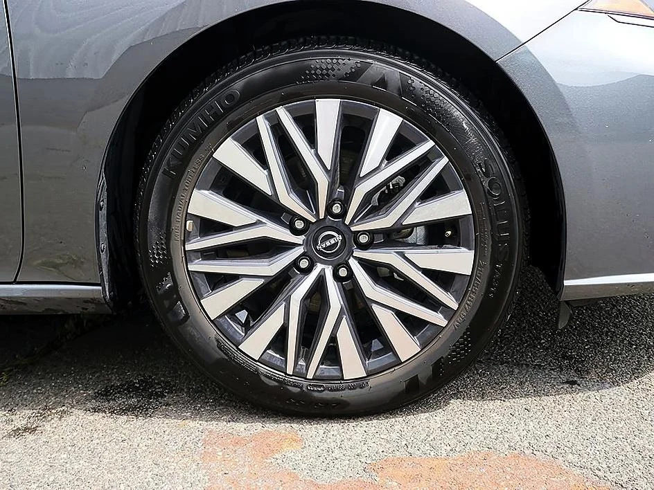 Used 2025 Gun Metallic Nissan SV image 15