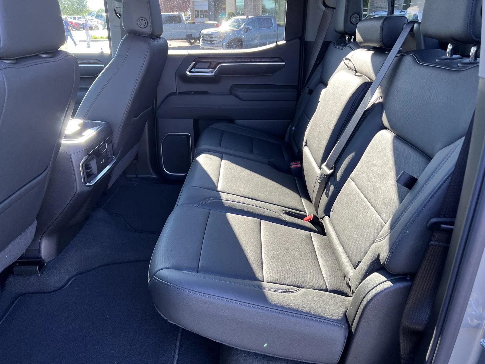 2026 GMC Sierra 1500 SLT - Photo 32