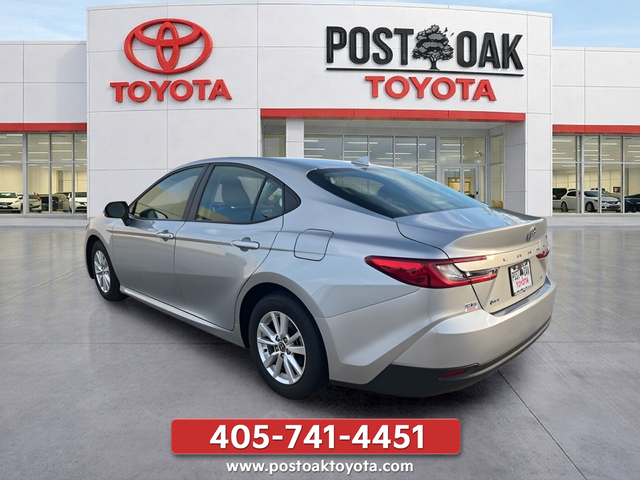 2025 Toyota Camry LE - Photo 7