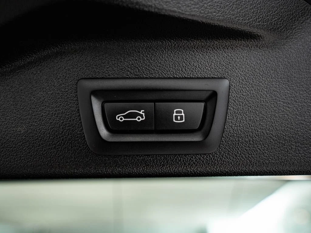 Used 2024 Skyscraper Grey Metallic BMW xDrive40i image 22