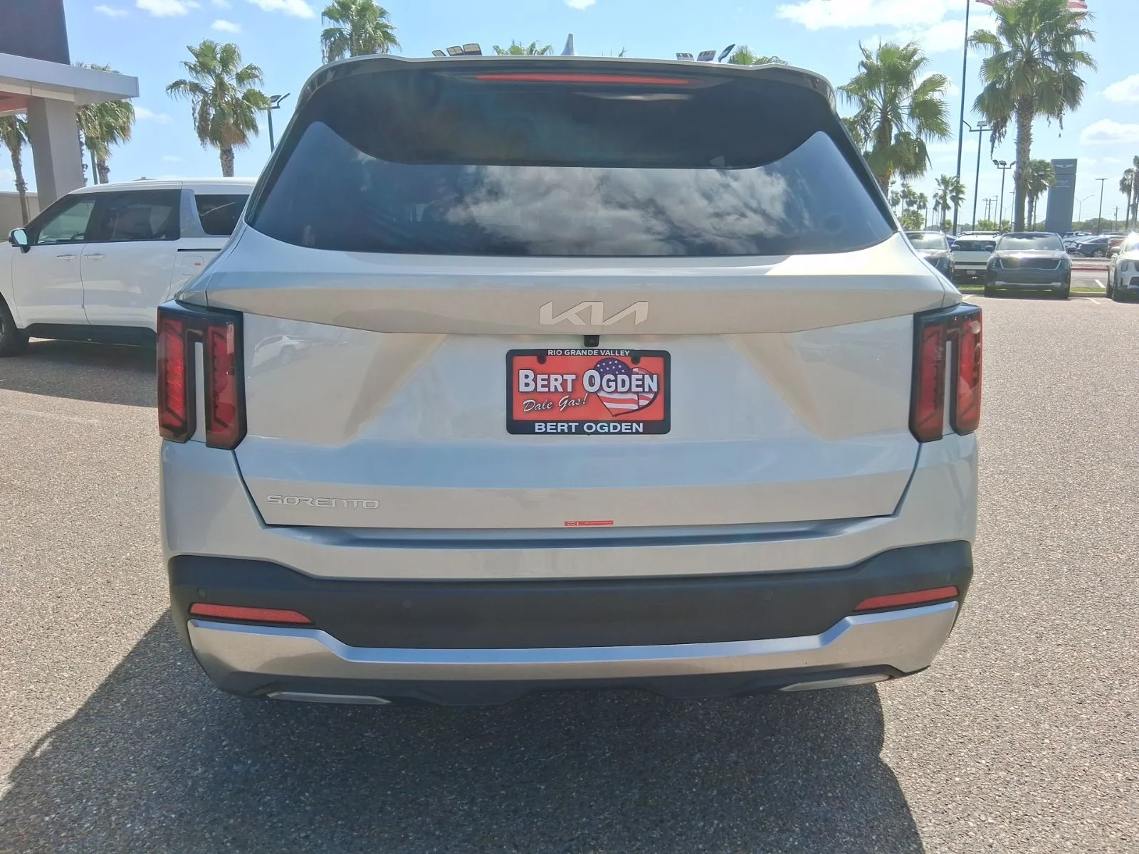 New 2026 White Kia S image 5