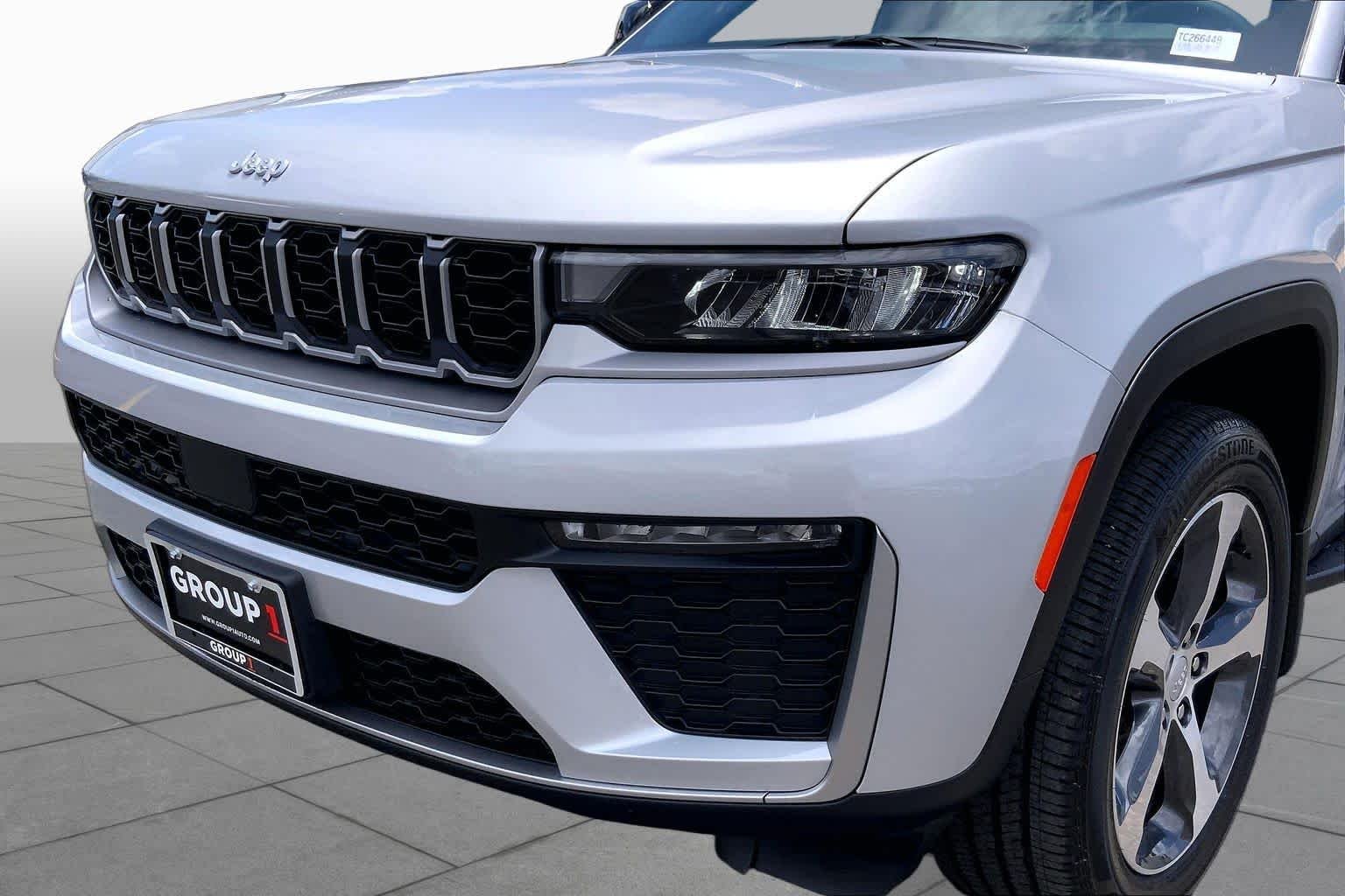 Used 2026 Silver Zynith Jeep Limited image 30