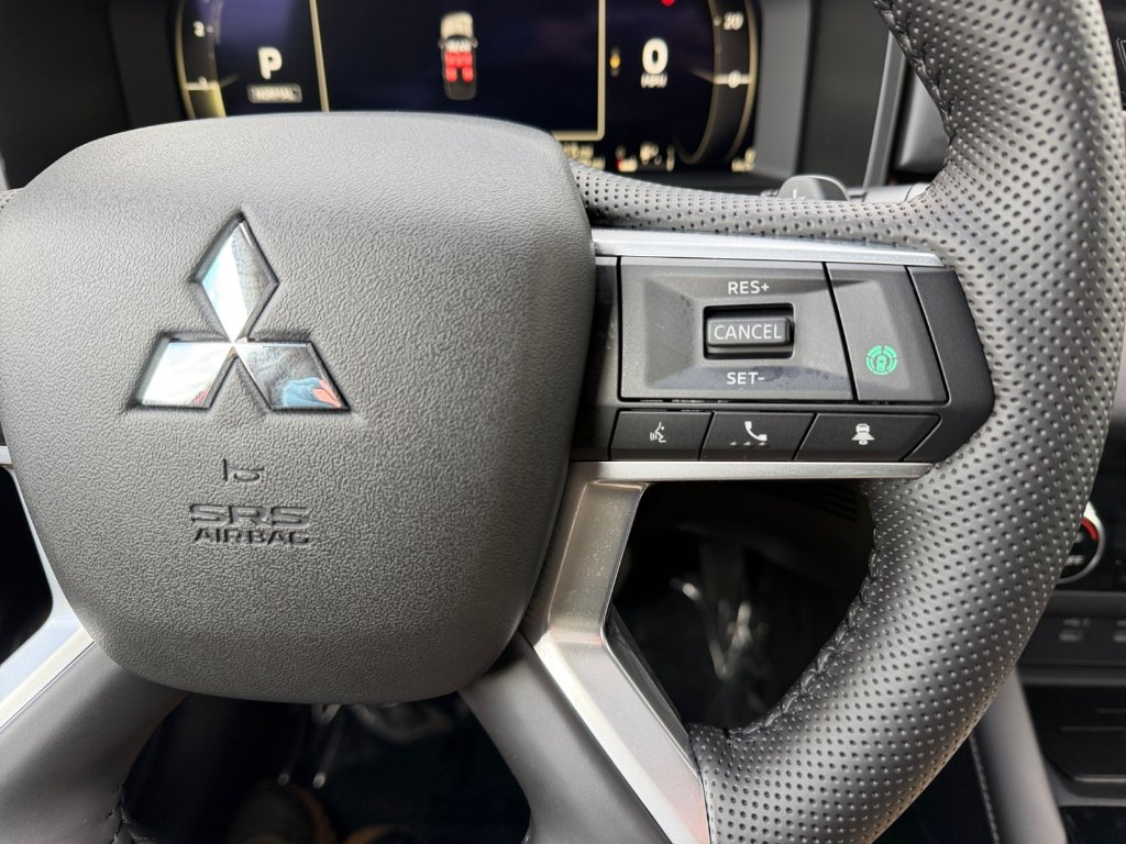 New 2026 Red Diamond Mitsubishi SE image 24