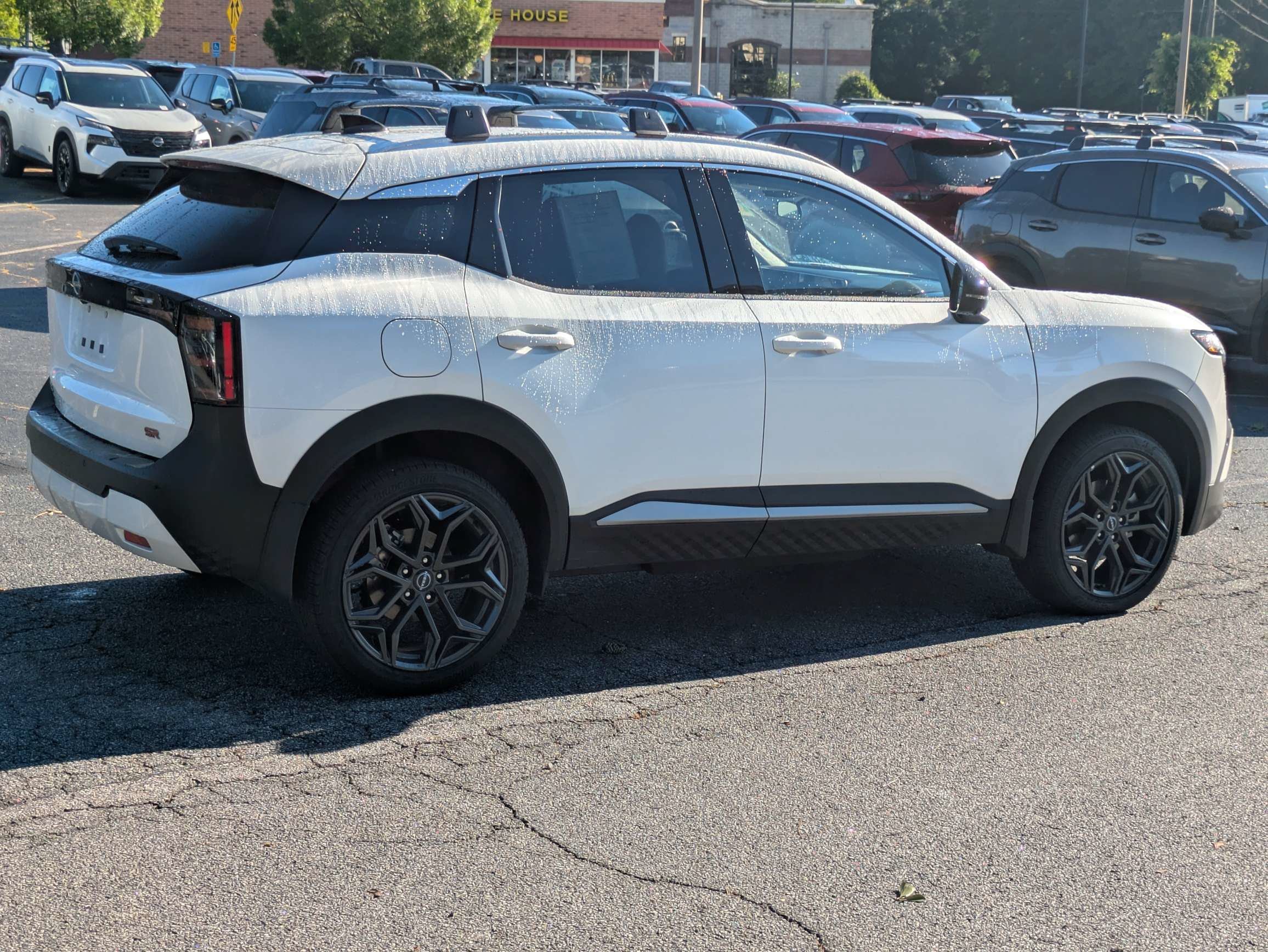 Used 2026 White Nissan SR image 3
