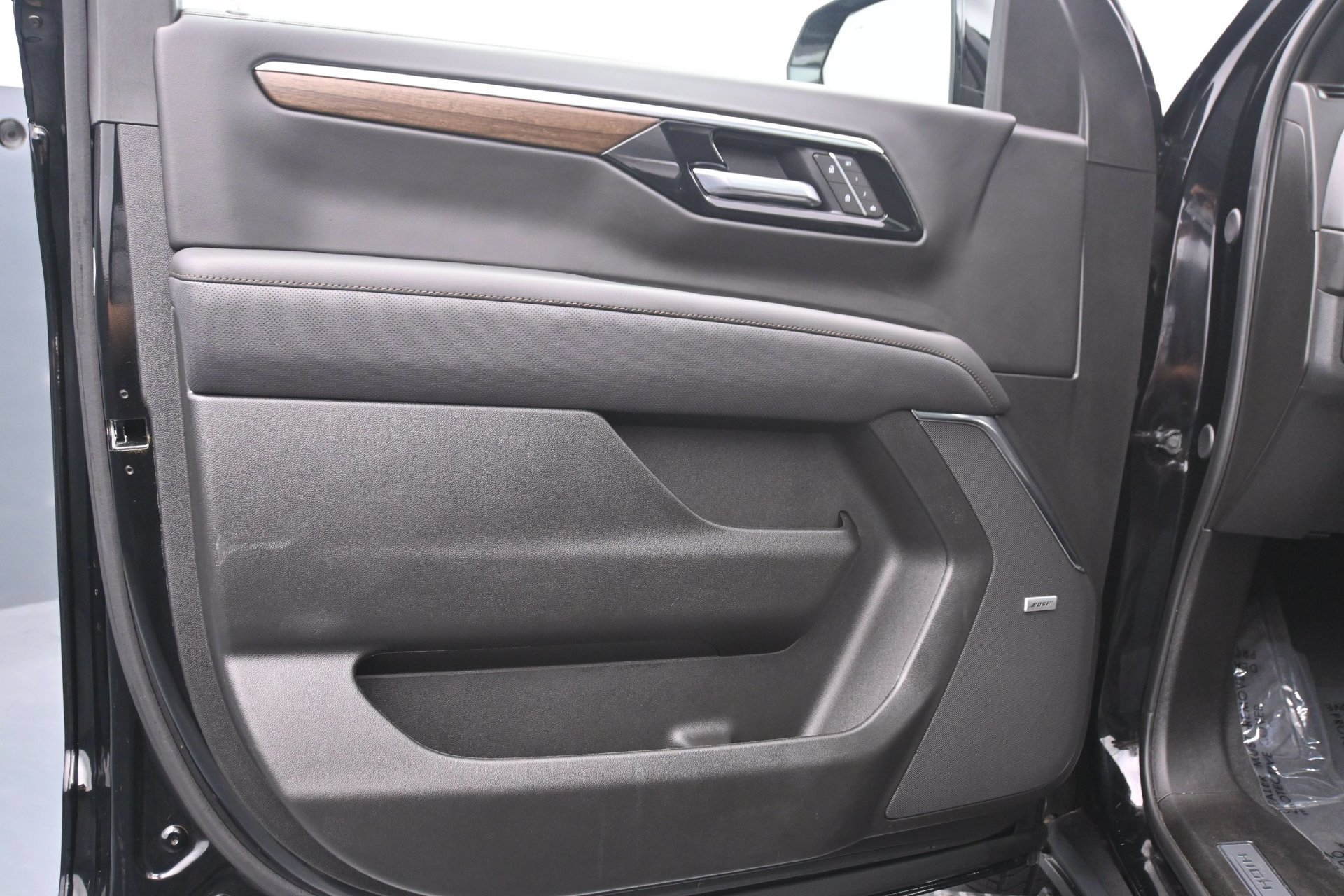 Used 2025 Black Chevrolet High Country image 22
