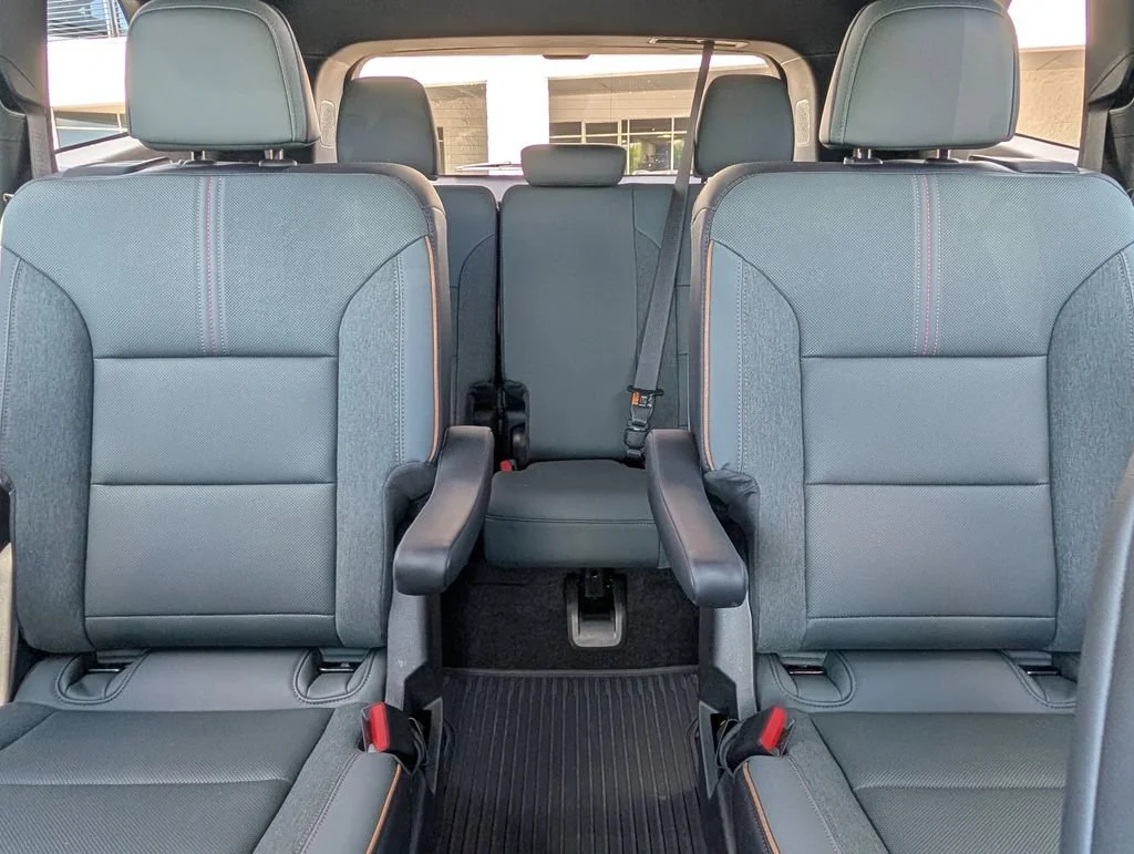 2026 GMC Acadia AT4 - Photo 9