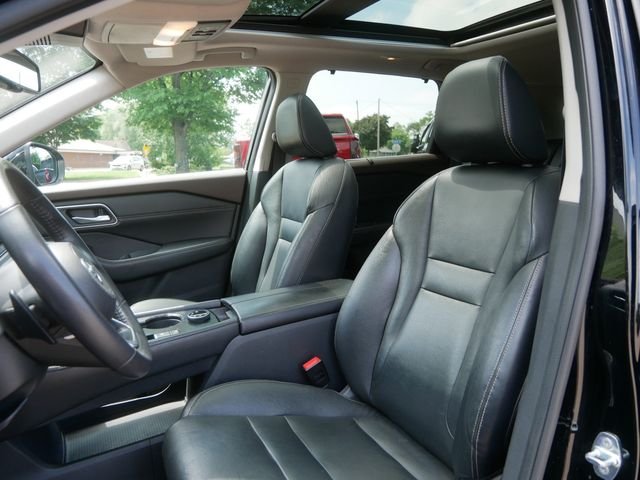 Used 2021 Black Nissan SL image 10