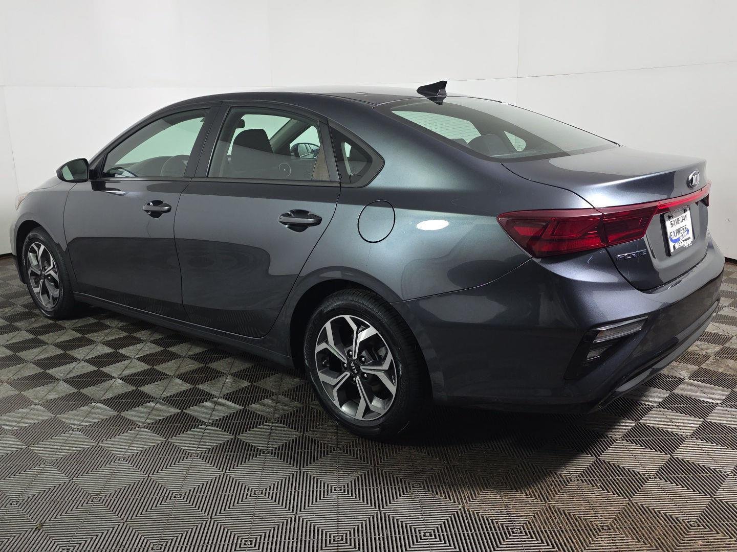Used 2020 Gravity Gray Kia LXS image 11