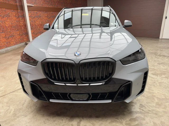 Used 2026 Gray BMW xDrive40i image 7