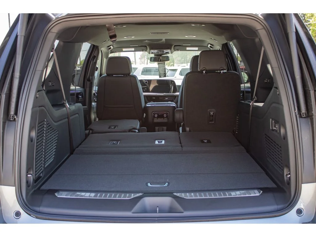 2026 Chevrolet Suburban Premier - Photo 16