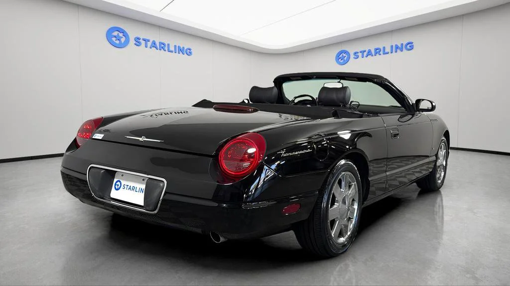 Used 2003  Ford Deluxe image 17