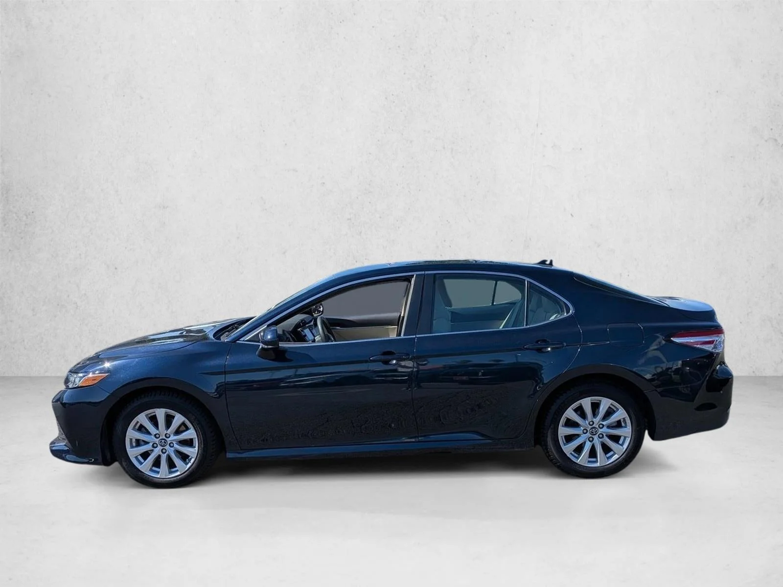Used 2019 Galactic Aqua Mica Toyota LE image 9