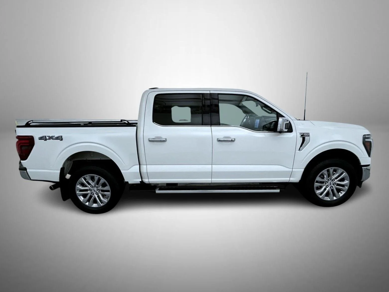Used 2025 White Ford Lariat image 4
