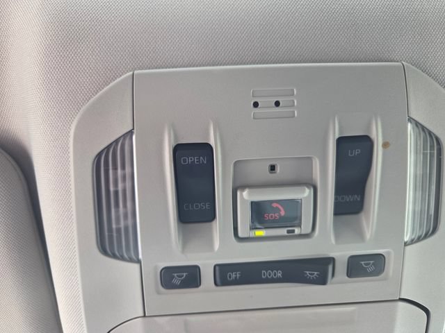 Used 2022 Magnetic Gray Metallic Toyota Hybrid XLE image 17
