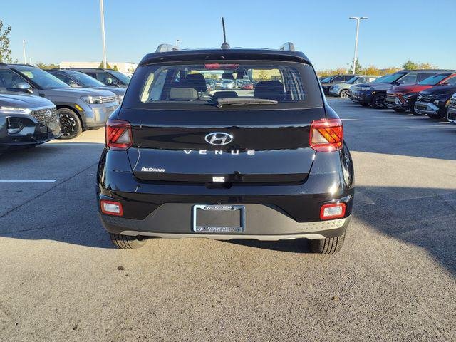 New 2026 Onyx Black Hyundai SEL image 7