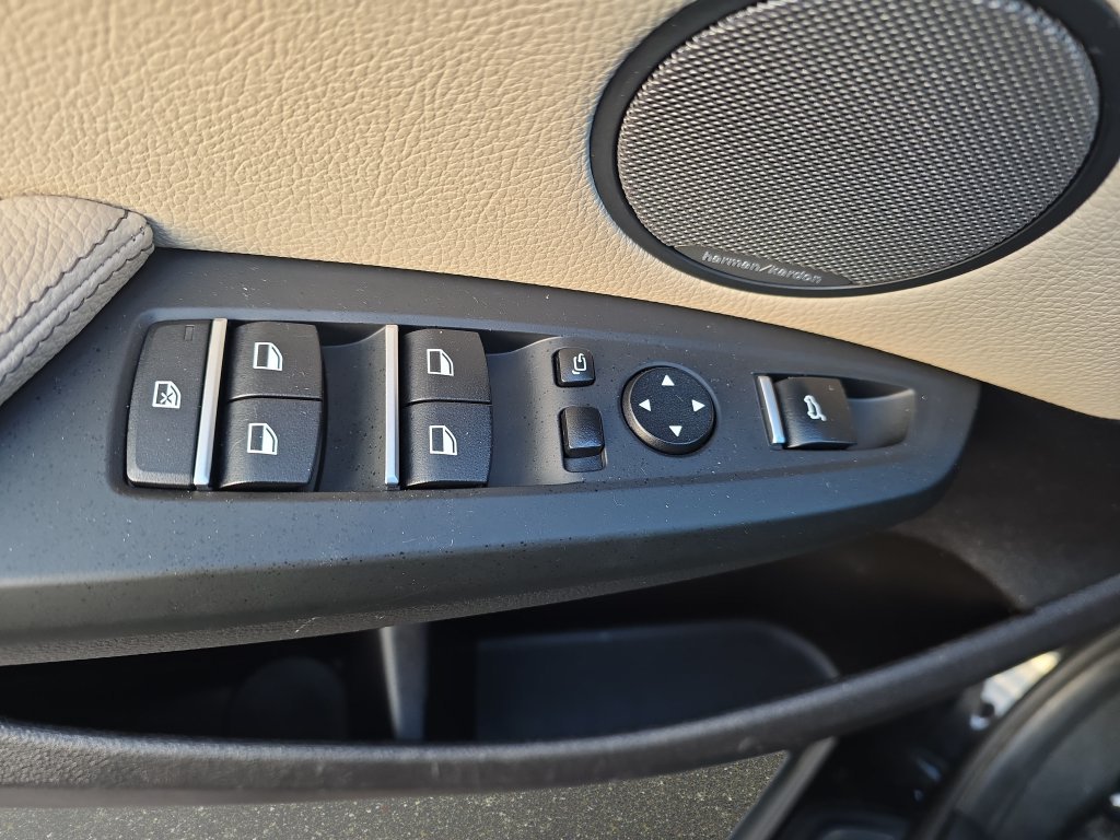 Used 2017 Black BMW xDrive28i image 31